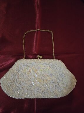 Elegant Ivory Beaded Evening Clutch with Gold Chain